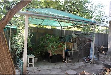 Үйлөр: Продается два дома (полдома и 2 этажный дом) на одном участке в районе — 2
