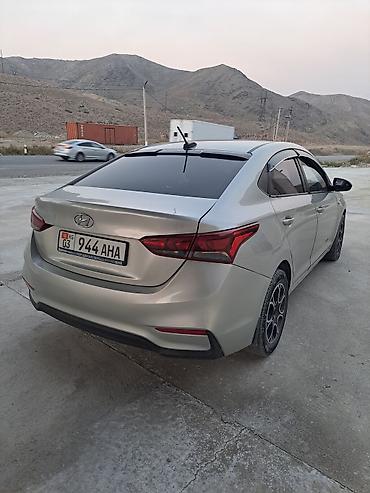 Транспорт: Hyundai Solaris: 2017 г., 1.6 л, Автомат, Бензин — 3
