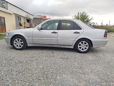 moto kasqa: Mercedes-Benz C 180: 1.8 l | 1998 il Sedan — 1