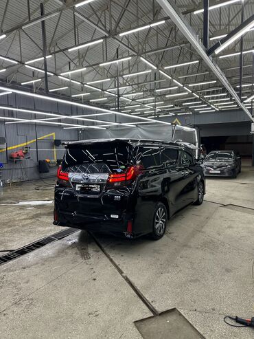 Toyota Alphard: 2017 г., 2.5 л, Вариатор, Гибрид, Минивэн