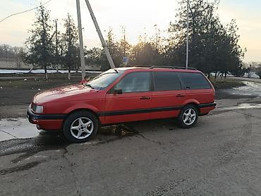 Volkswagen: Volkswagen Passat: 1993 г., 1.8 л, Механика, Газ, Универсал — 1