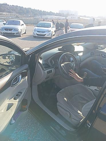 Nissan: Nissan Sentra SV sedan - Korpus: qara rəng, 4 qapılı sedan, xrom ön — 12