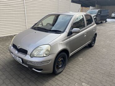 Toyota: Toyota Vitz: 2003 г., 1.3 л, Автомат, Бензин