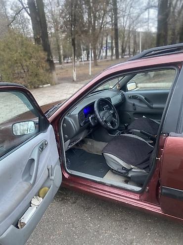 Volkswagen: Volkswagen Passat: 1995 г., 2 л, Механика, Бензин, Универсал — 11