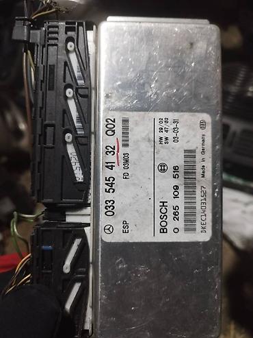 Панели, обшивки: Запчасть на Мерседес 211 Фара простой правая сторона Болоки,рамки — 21