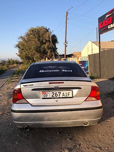geely автомобиль: Ford Focus: 2002 г., 1.8 л, Механика, Бензин, Седан — 4