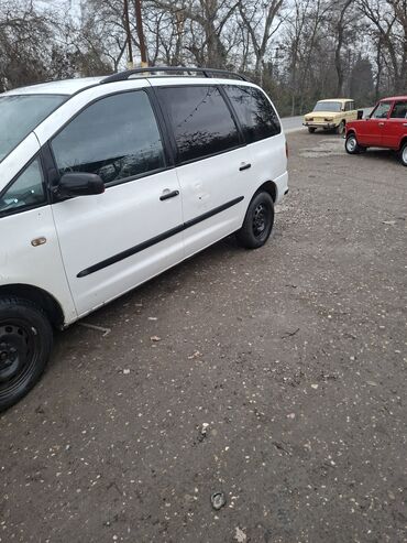 Ford: Ford Galaxy, ağ rəng, miniven/krossover sinfi. Xarici xüsusiyyətlər — 11