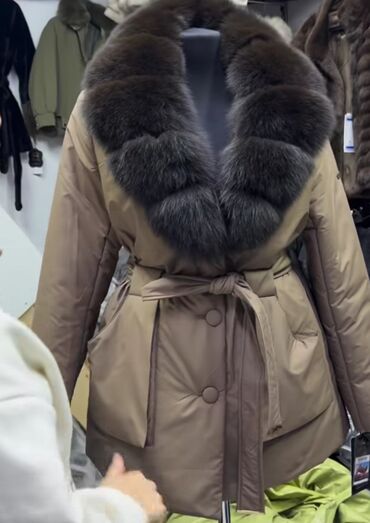 Пуховики и зимние куртки: Пуховик, Короткая модель, Ультралегкий, С поясом, С мехом, Все размеры — 1