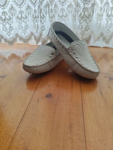 женские мокасины на шнурках: Hyphen qadın mokasinləri - Rəng: açıq krem/ağ - Üst hissə: yumşaq