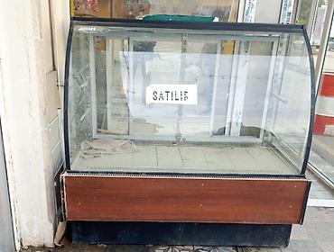 Salam Vitrin soyducu satilir. şirniyat üçündür. 550.manat