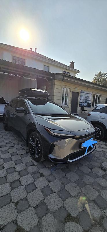 б3 б4: Toyota bZ4X: 2022 г., Электромобиль — 1