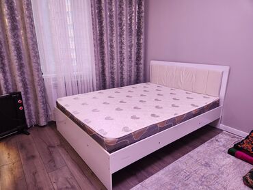 деревянная мебель бу: Двуспальная кровать, Б/у, С матрасом, длина - 200 см
