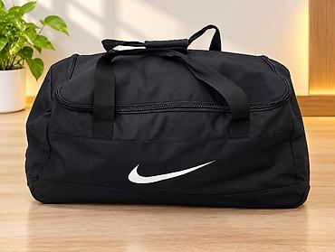usta çantası: Təmiz orjinal Nike satılır az isdenilib bele qiyməti 160 manatadır — 1