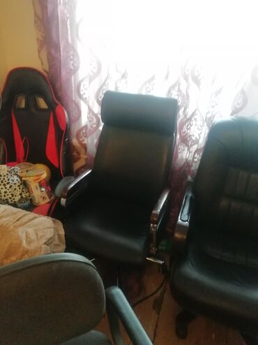 сломанные офисные кресло: Офис креслолор, Колдонулган, Дөңгөлөктүү, Булгаары, Өзү алып кетүү