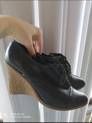 женскую ботинку на осень: Ботинки и ботильоны Размер: 38, цвет - Черный