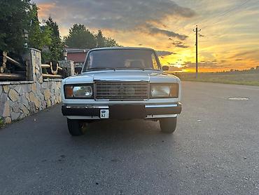 hyundai accent 2017 model: VAZ 2107 sedan – ağ rəng, klassik gövdə dizaynı. ela vezyetdedi hec — 8