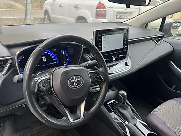 corolla 2021: Toyota Corolla: 1.6 l | 2021 il Sedan — 6