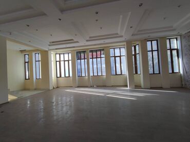 Digər kommersiya daşınmaz əmlakı: Heyder eliyev prospektində mərkəzdə, 3 mərtəbəli, obyekt icareye — 9