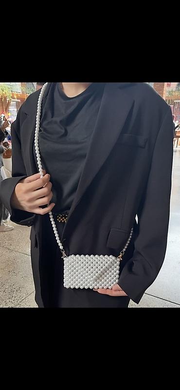 Şəxsi əşyalar: İnci detallı çiyin çantası - Model: orta ölçülü crossbody - Dizayn — 1