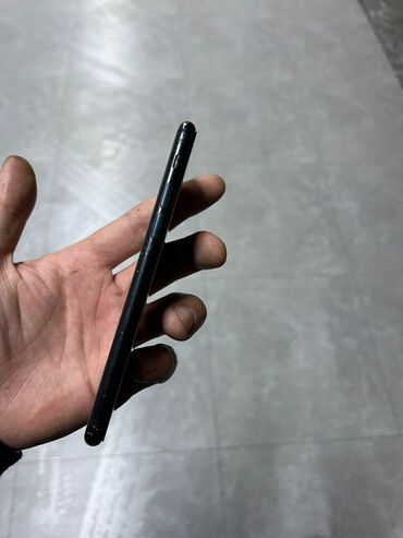 Apple iPhone: IPhone SE 2020, Qara, Barmaq izi — 6