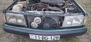 audi 80 1.8: Mercedes-Benz 190 (W201): 2 l | 1991 il Sedan — 4