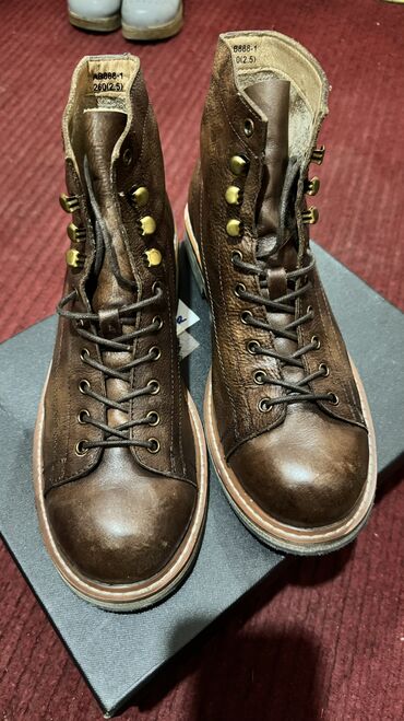 новая мужская обувь: Красивые кожаные ботинки для весны и лета Размер 42 Заказывал для