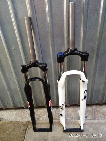 Велоаксессуары: Продаю передние новые вилки SunTour под 26,29 колесо,под дисковый