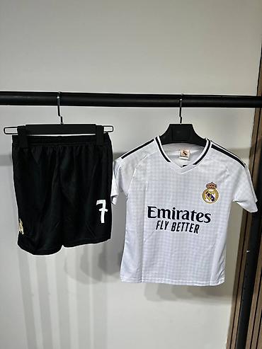форма роналду: Детская футбольная форма Real Madrid с именем Vini Jr. и номером 7. В — 1