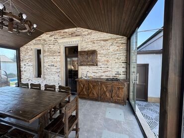 Bağ evlərinin kirayəsi: Şüvəlan qəs., 250 kv. m, 4 otaqlı, Hovuzlu, Kanalizasiya, Kombi, Qaz — 10