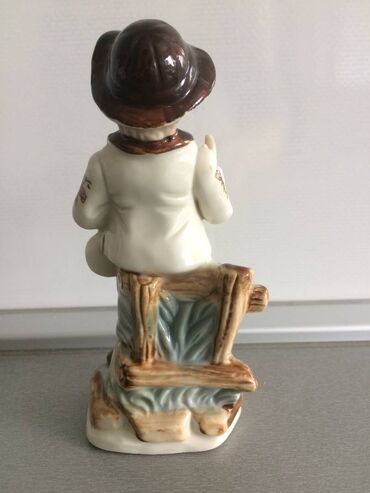 Figure: Decak sa gitarom iz 70tih Austrija
Visina oko 15cm — 4