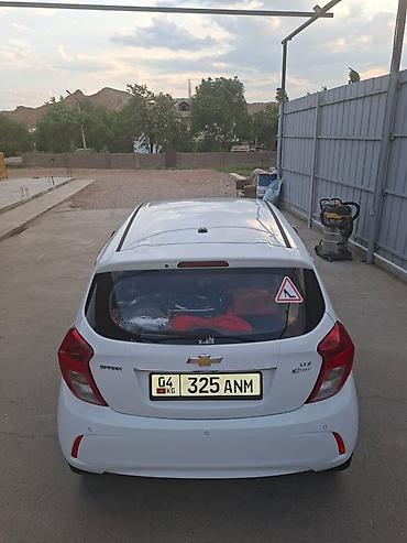 sonata d8: Chevrolet Spark: 2017 г., 1 л, Автомат, Бензин, Хэтчбэк — 5