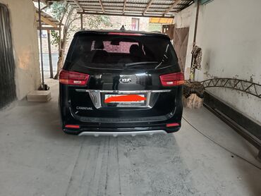 домкрат воздушный: Kia Carnival (седан/минивэн) — черный, 7/8‑местный семейный и