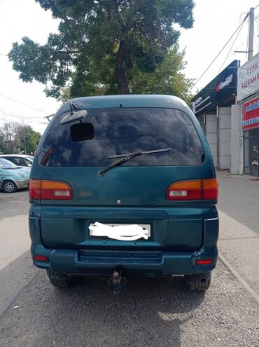шины на делику: Mitsubishi L400: 1995 г., 2.4 л, Автоматтык, Газ, Вэн/Минивэн