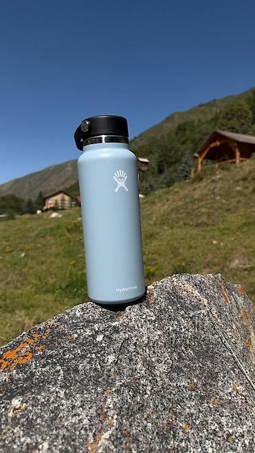 изотоник: Термобутылка Hydro Flask с крышкой-переноской - Объем: ориентировочно — 1