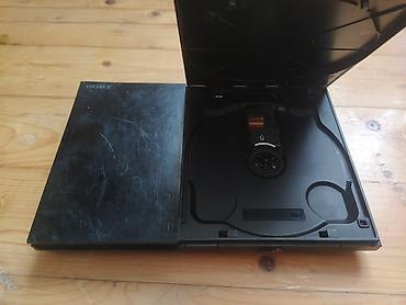 oyun barmaqlığı: Sony PlayStation 2 Slim (SCPH-7xxxx seriyası) Paket məzmunu: - PS2 — 4