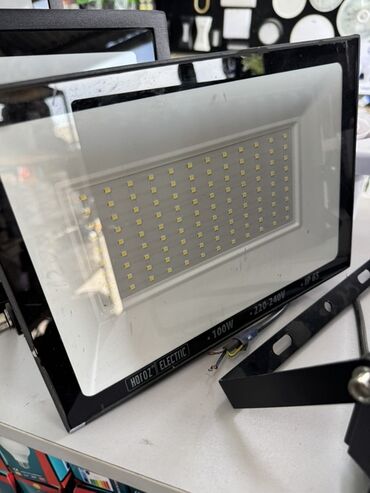 ремонт led прожектора: Светодиодный прожектор Horoz Electric мощностью 100 Вт. Предназначен