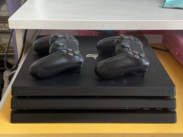 PS4 (Sony Playstation 4): Play station 4 pro 1 TB yaddaş.Ancaq evdə və çox az istifadə