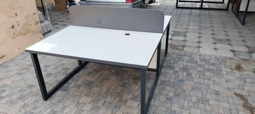 Ofis masaları: İşlənmiş, İşçi üçün, Kvadrat masa — 3