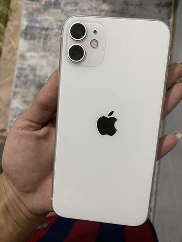 Apple iPhone: IPhone 11, Б/у, 128 ГБ, Белый, Чехол, 77 %