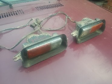 Auto delovi: Prednji zmigavci Lada 2121,3 Niva. Levi i desni kompltni sa kucistem — 2