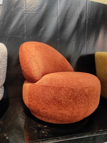 Швеи: Срочно требуется швея по мягкой мебели,с опытом работы, ответственный — 18