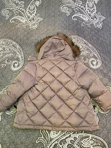 brend kurtka: Uşaq üçün qış pambıq/parka gödəkçəsi - Rəng: Pudra/boz tonlarda - Tam — 2