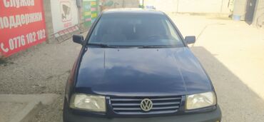автомобиль венто: Volkswagen Vento: 1992 г., 1.8 л, Механика, Бензин, Седан