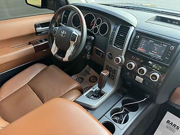 Toyota: Toyota Sequoia: 2017 г., 5.7 л, Типтроник, Бензин, Внедорожник — 7