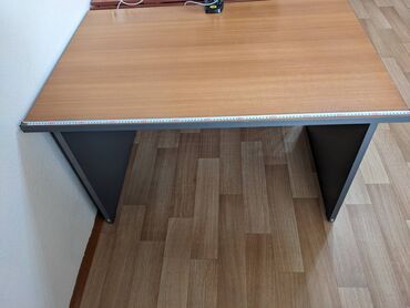 офисные компьютерные столы: Компьютерный Стол