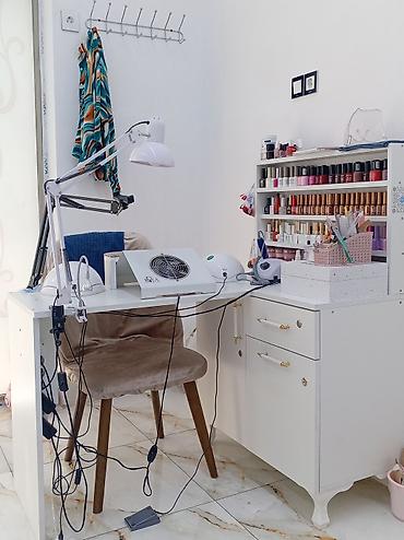 Salon masaları: Hamısı ela vezietdedir 1 ay islenib salon bağlanır deye satiram (tek — 6