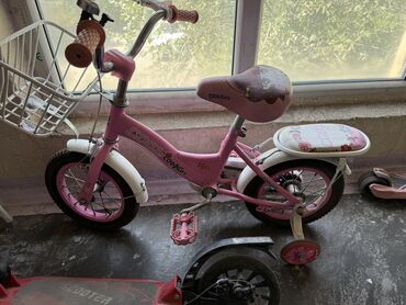 оюнчук машына: Детский велосипед, 2-колесный, 4 - 6 лет, Для девочки, Б/у