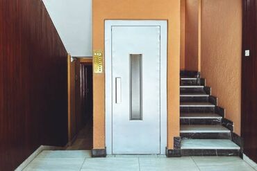 lalafo az yukle: Sərnişin liftləri – insanların binalar daxilində mərtəbələrarası