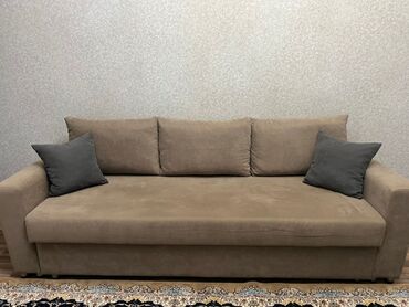 2 диван: Прямой диван, цвет - Бежевый, Б/у