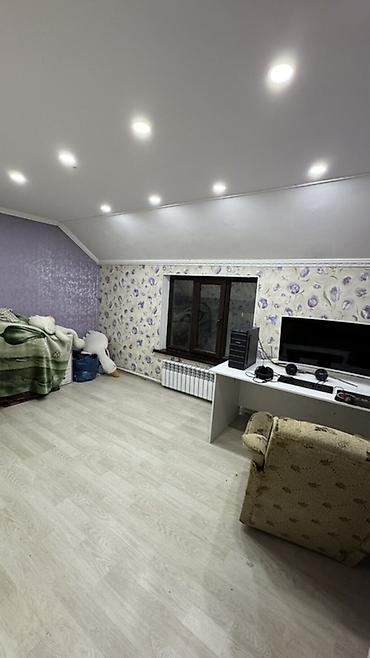 Продажа коттеджей и домов: 🏡 **Продаётся просторный дом в Бишкеке (Кара-Жыгач ж/м)** 🛏️ 4 — 11